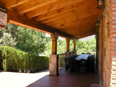 Finca de 1600 m2 con piscina en recinto vallado, barbacoa, zona de césped, aparcamiento....