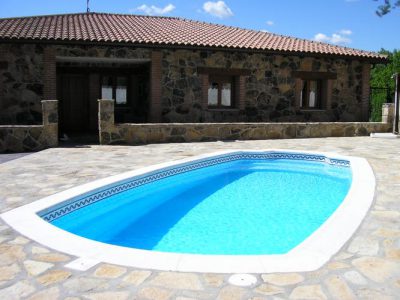 Finca de 1600 m2 con piscina en recinto vallado, barbacoa, zona de césped, aparcamiento....