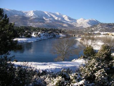 Un entorno único.... junto al río Alberche y 1 km de la Reserva Natural del Valle de Iruelas